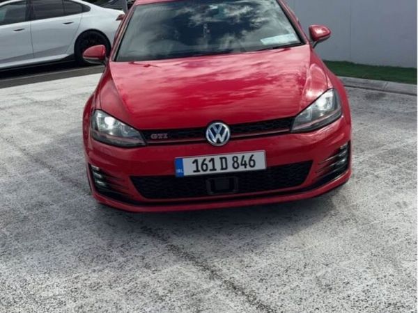 Volkswagen Golf Estate, Petrol, 2016, Red