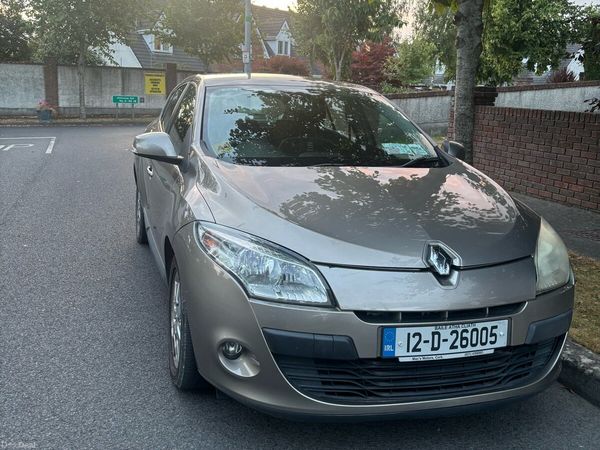 Renault Megane Hatchback, Diesel, 2012, Gold