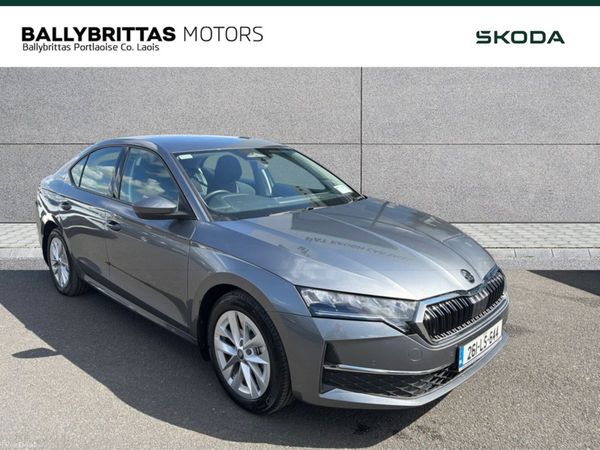 Skoda Octavia Saloon, Petrol, 2026, Grey
