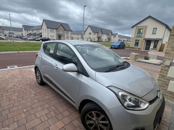 Hyundai i10 Hatchback, Petrol, 2016, Silver