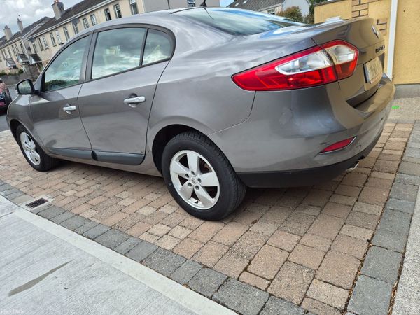 Renault Fluence Saloon, Diesel, 2011, Grey
