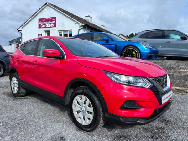 Nissan Qashqai SUV, Diesel, 2020, Red