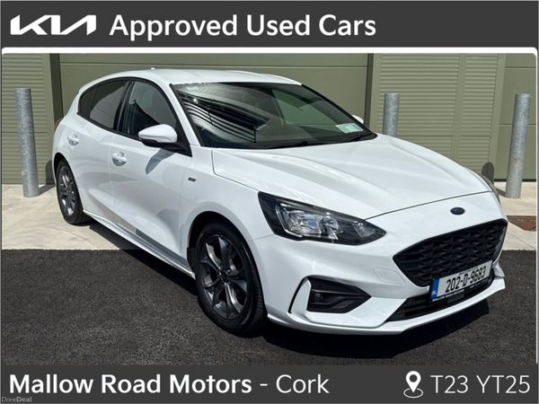 Ford Focus Hatchback, Petrol, 2020, White