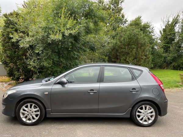 Hyundai i30 Hatchback, Diesel, 2011, Grey