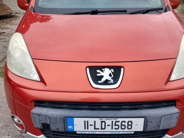Peugeot Partner Tepee MPV, Diesel, 2011, Red