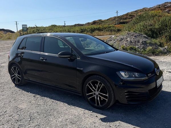 Volkswagen Golf Hatchback, Diesel, 2016, Black