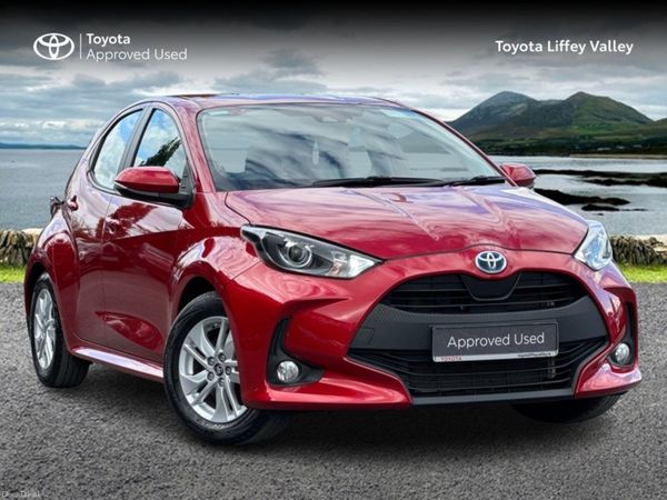 Toyota Yaris Hatchback, Petrol Hybrid, 2023, Red