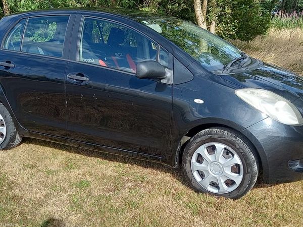 Toyota Yaris Hatchback, Petrol, 2006, Black