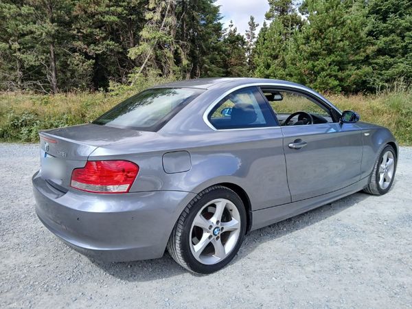 BMW 1-Series Coupe, Petrol, 2009, Grey