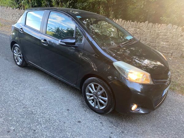 Toyota Yaris Hatchback, Petrol, 2014, Black