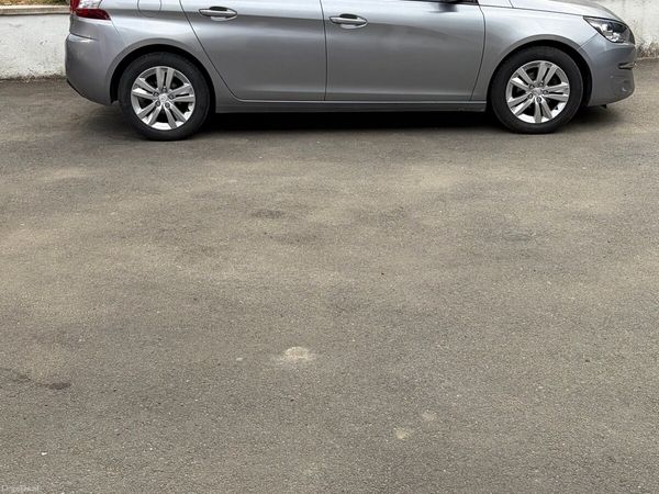 Peugeot 308 Hatchback, Petrol, 2016, Grey
