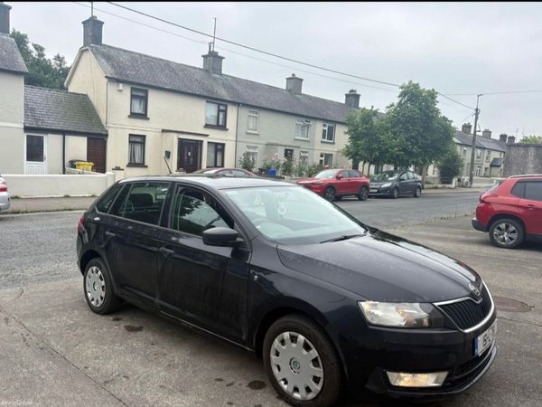 Skoda Rapid Hatchback, Diesel, 2015, Black