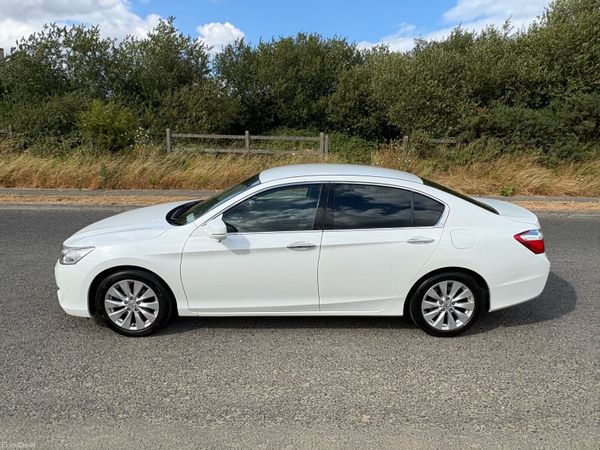 Honda Accord Saloon, Petrol, 2013, White