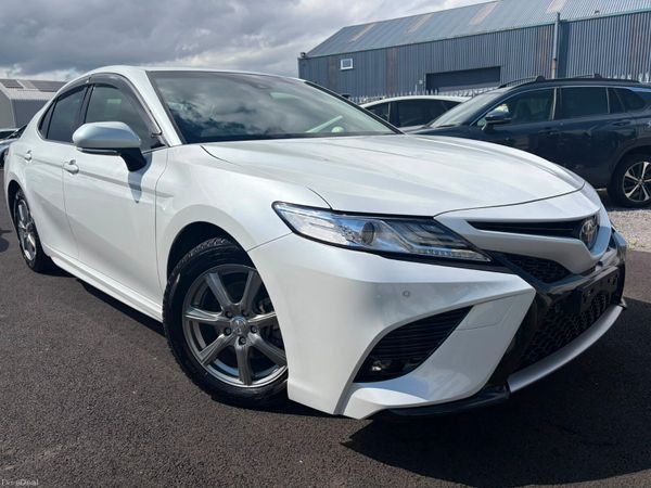 Toyota Camry Saloon, Petrol Hybrid, 2021, White