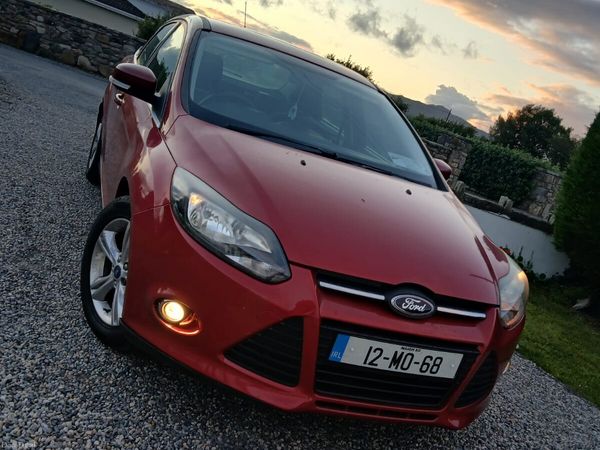 Ford Focus Saloon, Diesel, 2012, Red