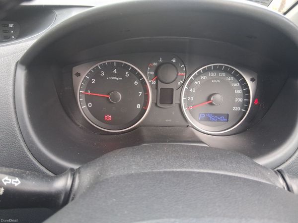 Toyota Yaris Hatchback, Petrol, 2007, Silver