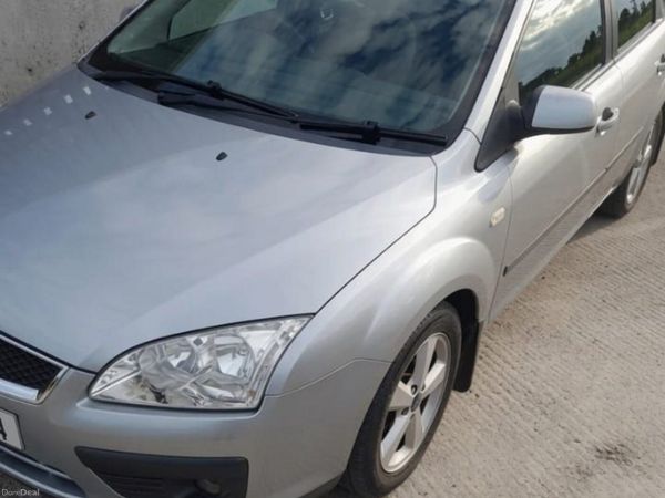 Ford Focus Hatchback, Petrol, 2005, Silver