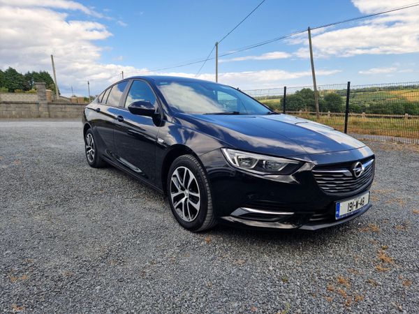 Opel Insignia Hatchback, Diesel, 2019, Black