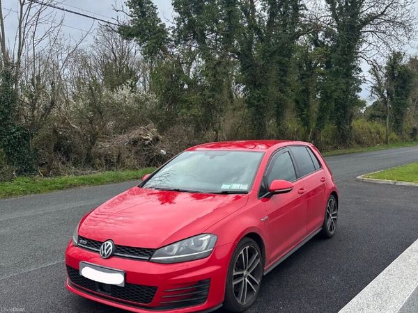 Volkswagen Golf Hatchback, Diesel, 2014, Red