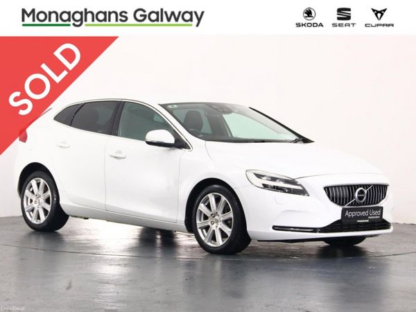 Volvo V40 Hatchback, Diesel, 2018, White