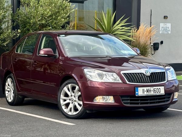Skoda Octavia Saloon, Diesel, 2011, Red