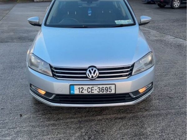 Volkswagen Passat Saloon, Diesel, 2012, Silver