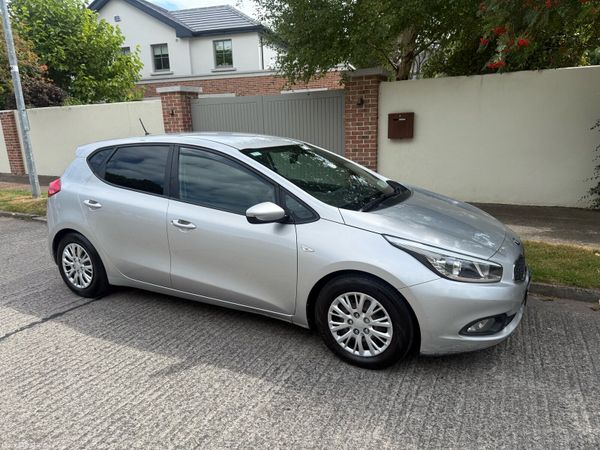 Kia Ceed Hatchback, Diesel, 2013, Silver