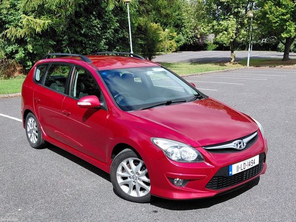 Hyundai i30 Estate, Diesel, 2011, Red