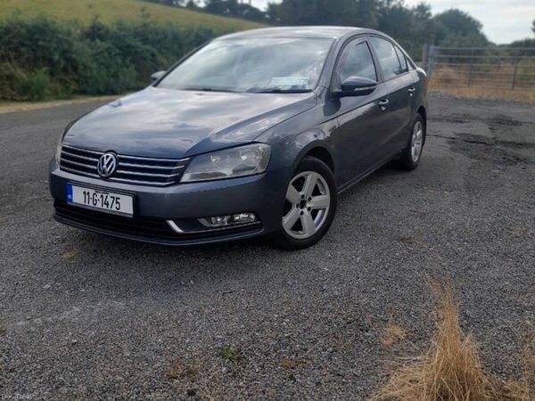 Volkswagen Passat Saloon, Diesel, 2011, Grey