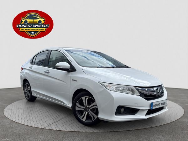 Honda Grace Saloon, Petrol Hybrid, 2015, White