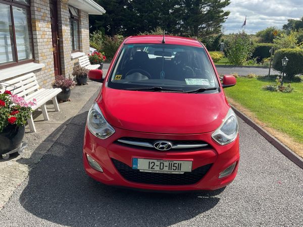 Hyundai i10 Hatchback, Petrol, 2012, Red