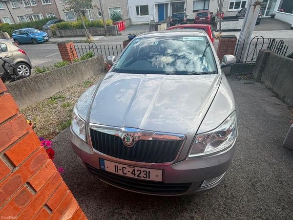 Skoda Octavia Hatchback, Petrol, 2011, Beige