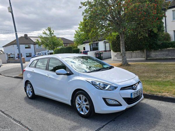 Hyundai i30 Estate/Jeep, Diesel, 2013, White