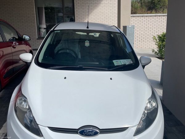 Ford Fiesta Hatchback, Petrol, 2012, White