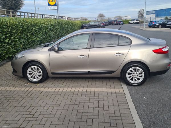 Renault Fluence Saloon, Diesel, 2015, Gold