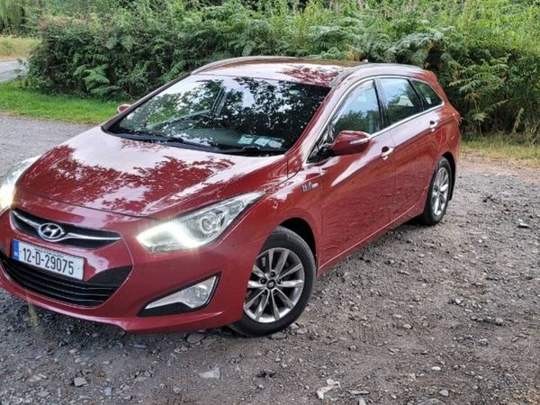 Hyundai i40 Estate/Jeep, Diesel, 2012, Red