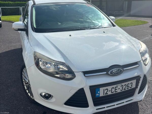 Ford Focus Hatchback, Petrol, 2012, White