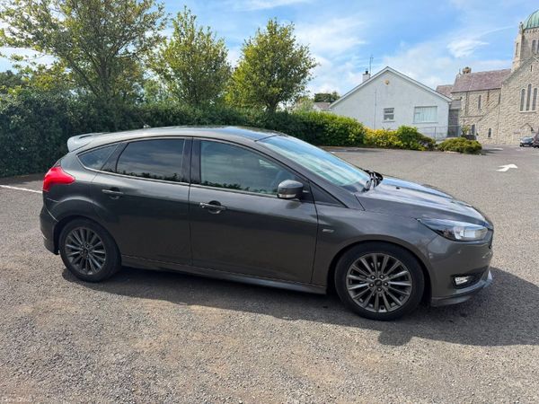 Ford Focus Hatchback, Diesel, 2017, Grey