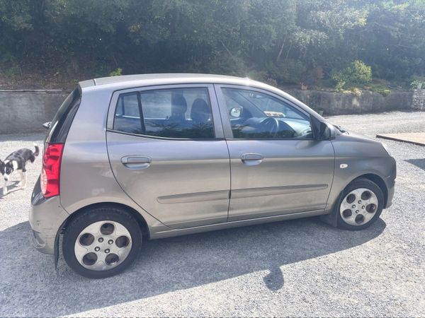 Kia Picanto Hatchback, Petrol, 2011, Silver