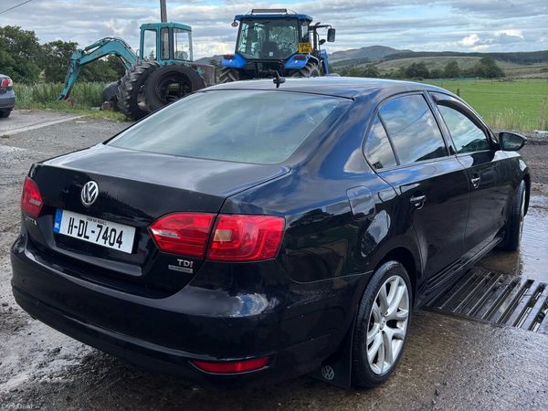 Volkswagen Jetta Saloon, Diesel, 2011, Black