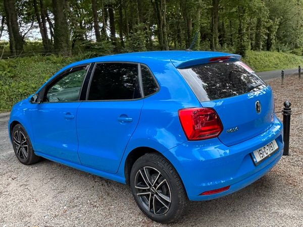 Volkswagen Polo Hatchback, Petrol, 2015, Blue