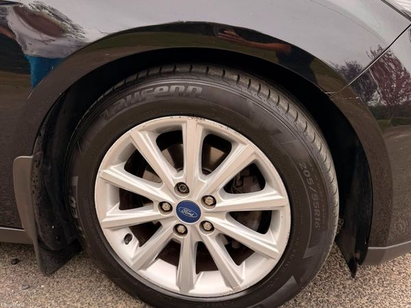 Ford Focus Hatchback, Petrol, 2017, Black