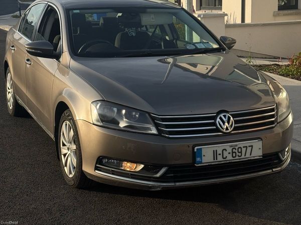 Volkswagen Passat Saloon, Petrol, 2011, Brown