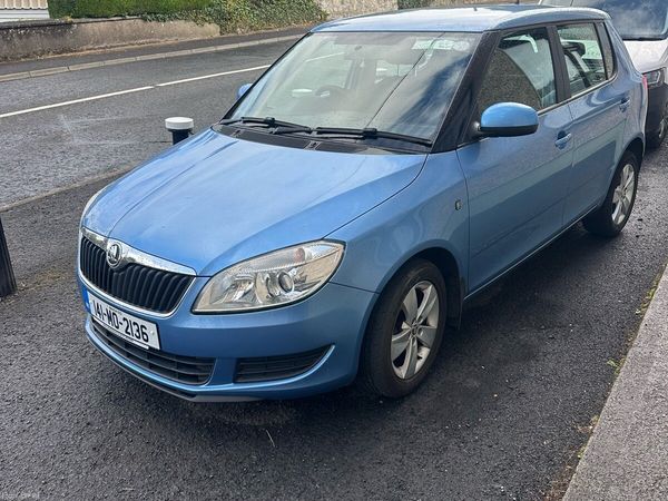 Skoda Fabia Hatchback, Petrol, 2014, Blue