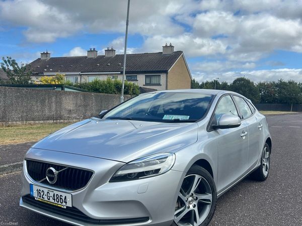 Volvo V40 Hatchback, Diesel, 2016, Silver