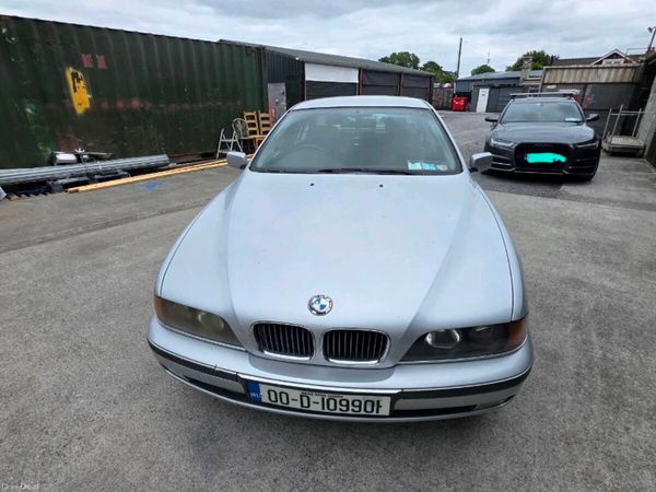 BMW 5-Series Saloon, Petrol, 2000, Silver