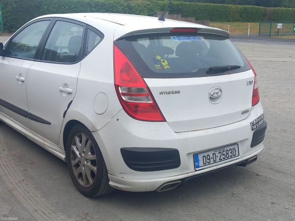 Hyundai i30 Hatchback, Diesel, 2009, White
