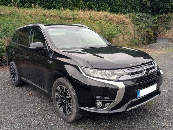 Mitsubishi Outlander SUV, Petrol Plug-in Hybrid, 2016, Black