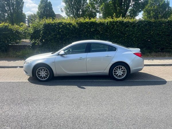 Vauxhall Insignia Saloon, Diesel, 2012, Silver