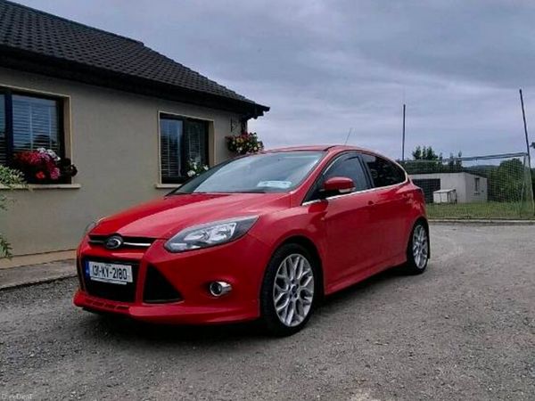 Ford Focus Hatchback, Diesel, 2013, Red